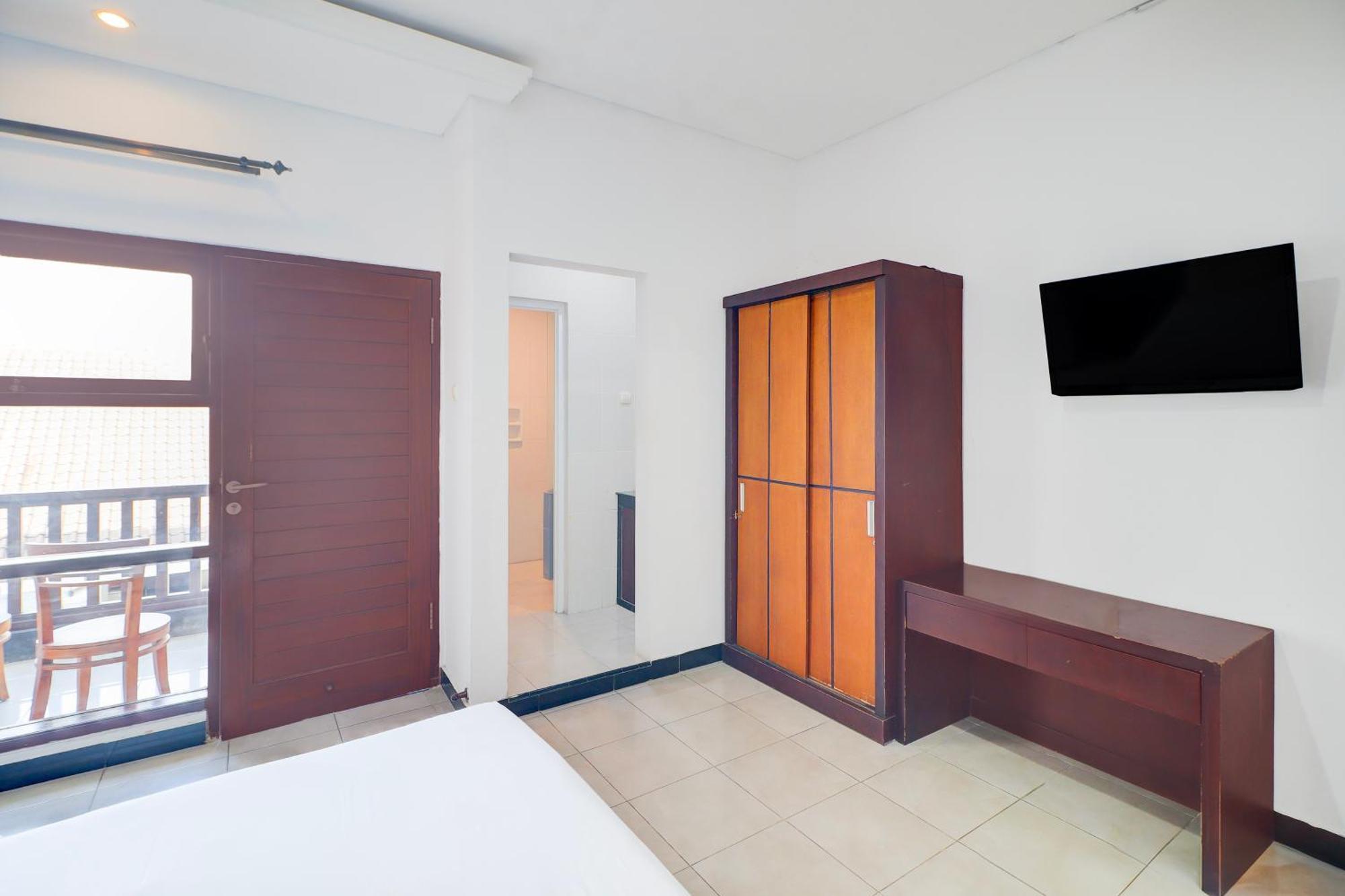 Collection O Bali Near Kedonanan Beach Formerly New Asta Graha Homestay Jimbaran (Bali) Bagian luar foto